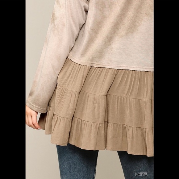 Tie dye knit and solid woven mixed  top with ruffle hem. - Picture 3 of 4